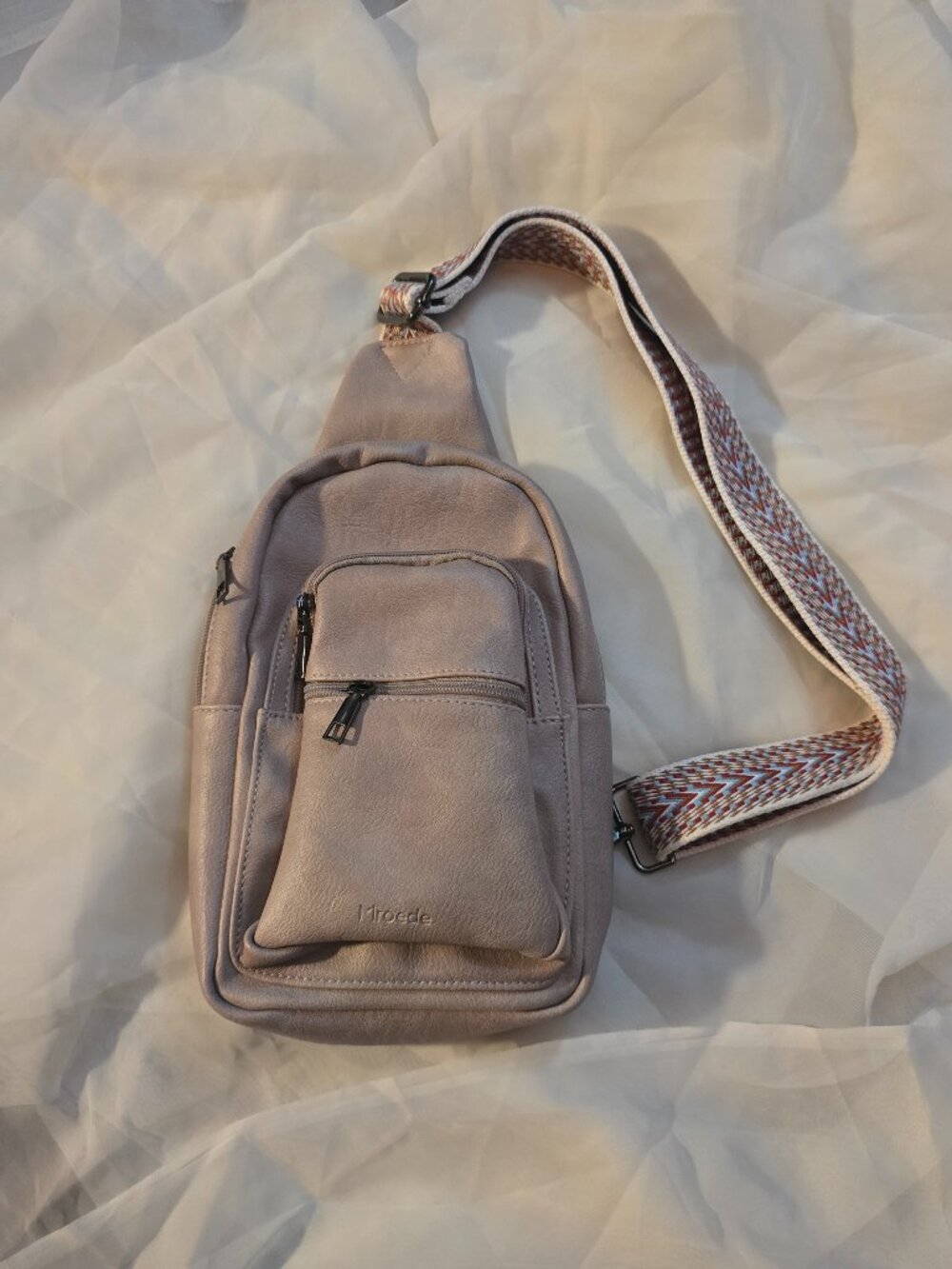 NWOT Mroede Grey Vegan Leather Sling Bag Crossbody Backpack Daypack Adjustable
